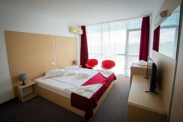 Фото номера Двухместный номер с 2 отдельными кроватями и видом на море Отель Hotel Opal г. Юпитер 11