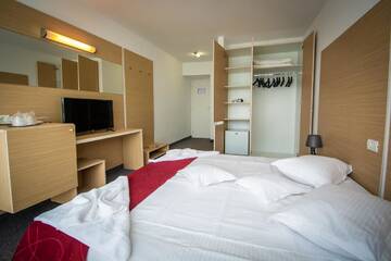 Фото номера Двухместный номер с 2 отдельными кроватями и видом на море Отель Hotel Opal г. Юпитер 9